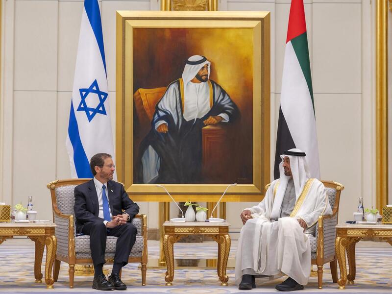  Isaac Herzog (left) with the Abu Dhabi Crown Prince 