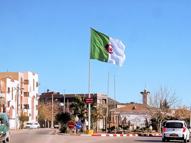الجزائر