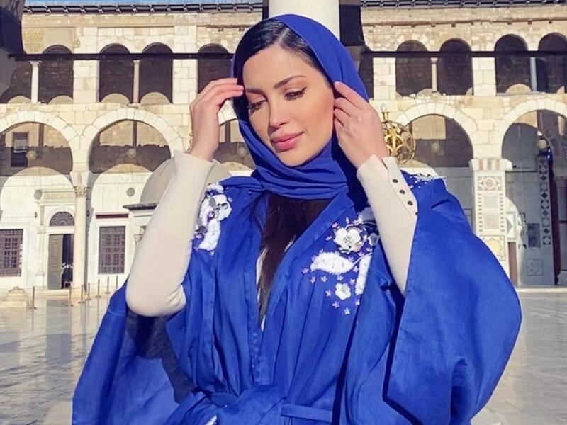 نسرين طافش بقفطان باللون البرغندي في سحور رمضان