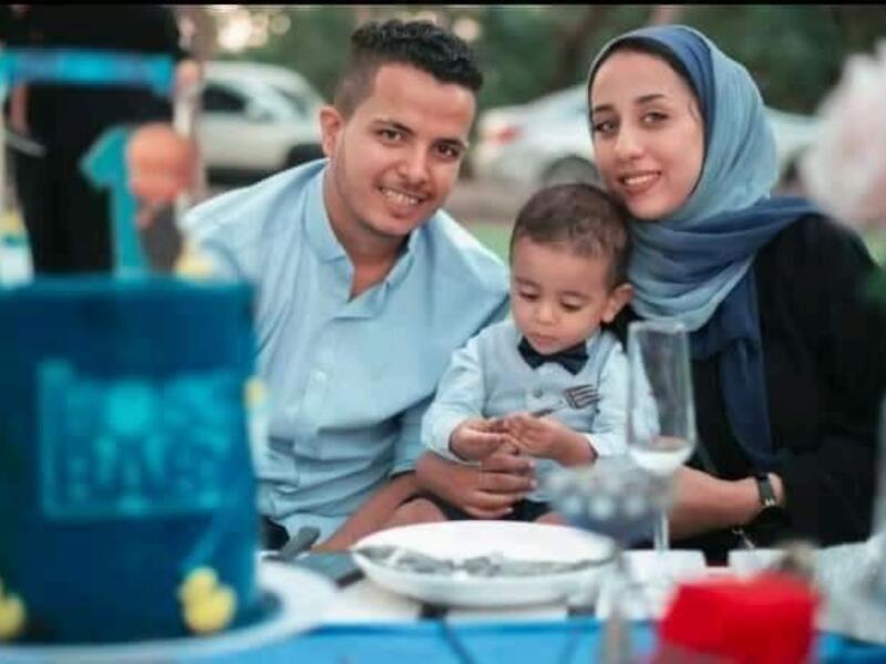 رشا الحزامي - وكالة الأنباء اليمنية: اغتيلت وهي في طريقها إلى المستشفى للولادة، وأصيب زوجها الصحافي محمود العتمي، جراء انفجار عبوة ناسفة زرعت في سيارتهما، في مدينة عدن جنوبي اليمن.