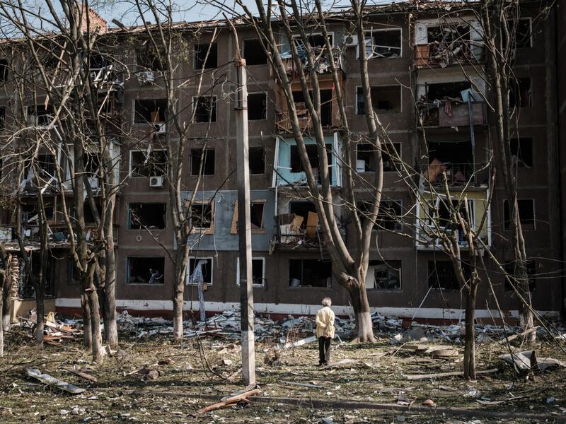 Australia sanctions 110 Russians over Ukraine war