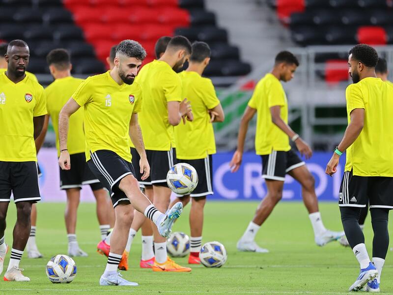الإمارات في مواجهة مصيرية أمام أستراليا اليوم (المصدر: أ ف ب)