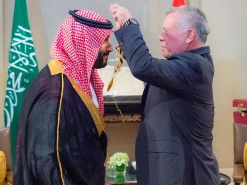 قلادة الحسين بن علي: منح الملك عبدالله ضيفه الأمير محمد أرفع وسام مدني في الأردن والذي يتم منحه للملوك والأمراء ورؤساء الدول الذين تربطهم علاقة وطيدة ومميزة مع الأردن.