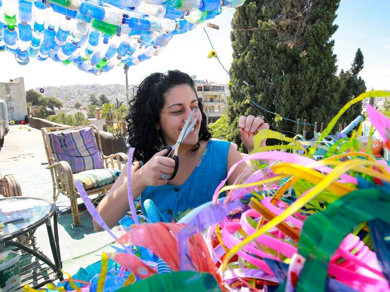 Jordanian-based Artist Raises Awareness About Environment Through Art