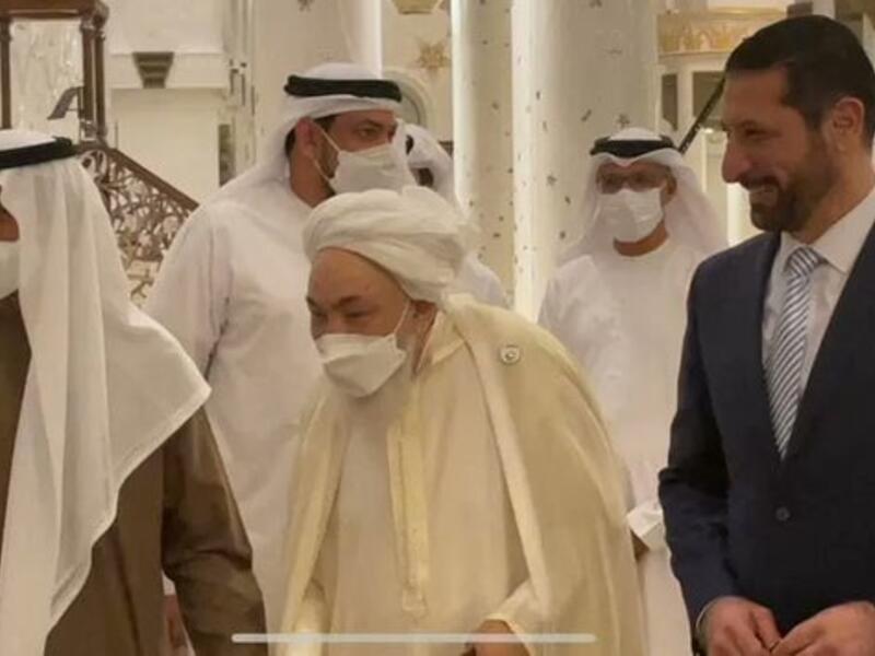 Dr Nooh Al Qudah (R) with religious scholars in Abu Dhabi 