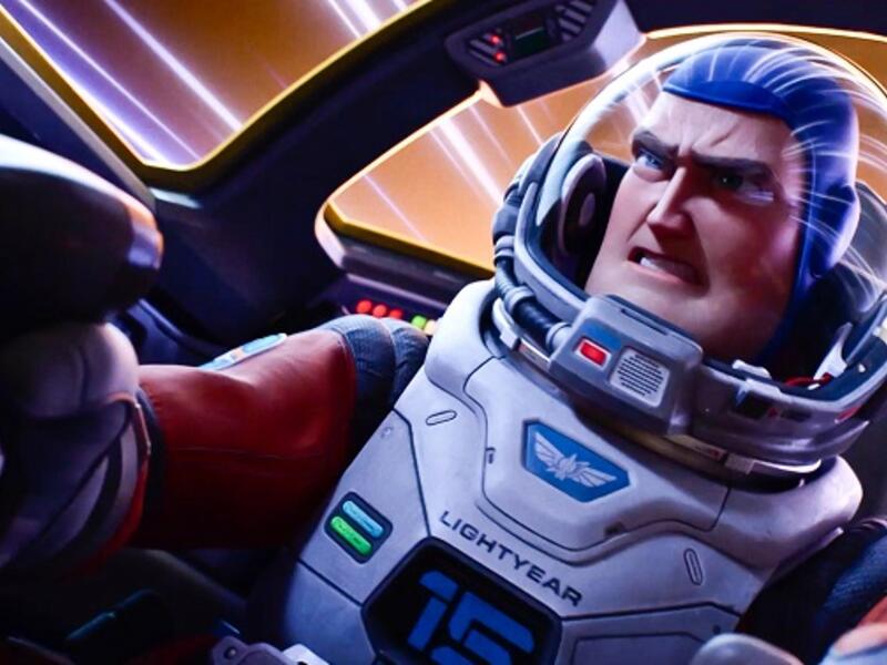 الكويت: رجح مصدر في وزارة الإعلام منع عرض فيلم Lightyear بسبب وجود شخصيتين مثليتين ضمن الأحداث، وذلك بعد رفض "ديزني" حذف المشهد.