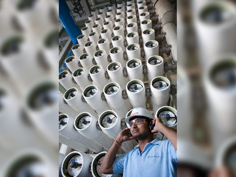 Veolia and TotalEnergies Partner to Build the Largest Solar System for a Desalination Plant in Oman