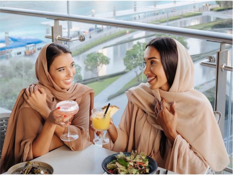 عروض يوم المرأة الإماراتية