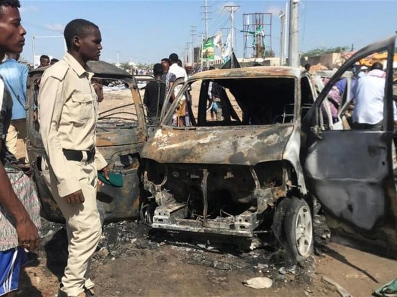 100 قتيل بهجوم بسيارتين مفخختين مقديشو