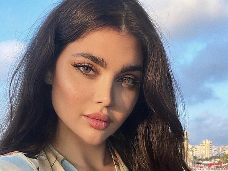  الفنانة اللبنانية قمر