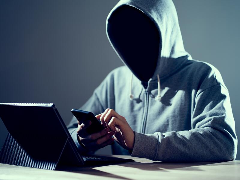 Hiding in cyberspace 