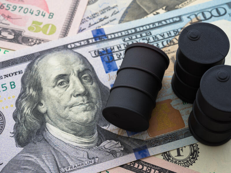 Oil rallies
