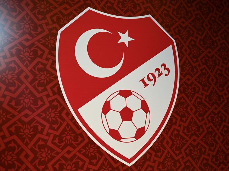 شعار الاتحاد التركي لكرة القدم (المصدر: أ ف ب)