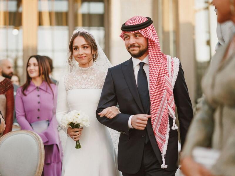 ولي العهد الأمير الحسين بن عبدالله يزف شقيقته الأميرة إيمان بنت عبدالله الثاني إلى زوجها جميل.