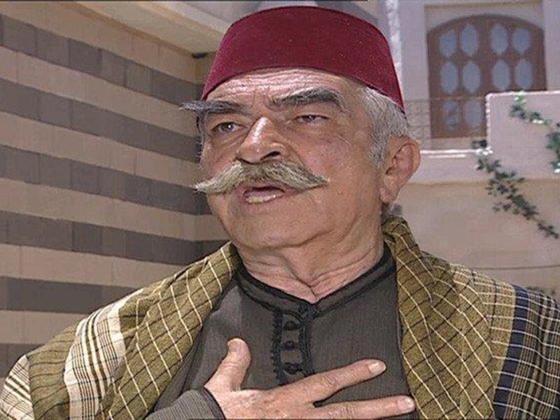 عبدالرحمن آل رشي (1934 – 2014): قدم شخصية زعيم حارة الضبع وهو عضو مؤسس في نقابة الفنانين السورية، توفي عام 2014 عمر ناهز 83 عاماً إثر تعرّضه لأزمة تنفسية.