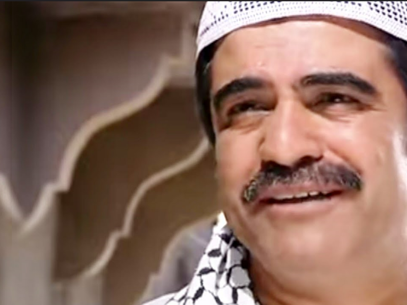 مأمون الفرخ (1958 – 2020): قدم شخصية أبو سمير الحمصاني في الجزء الأول من مسلسل باب الحارة، وهو خريج من المعهد العالي للفنون المسرحية قسم التمثيل وقسم كلية الدراما والموسيقى. وحاصل على درجة الماجستير من جامعة العلوم والتكنولوجيا، توفي بعد تعرضه إلى احتشاء في عضلة القلب في 21 مايو 2020.