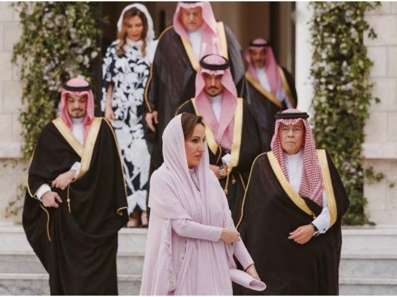 عائلة آل سيف في الزفاف الملكي