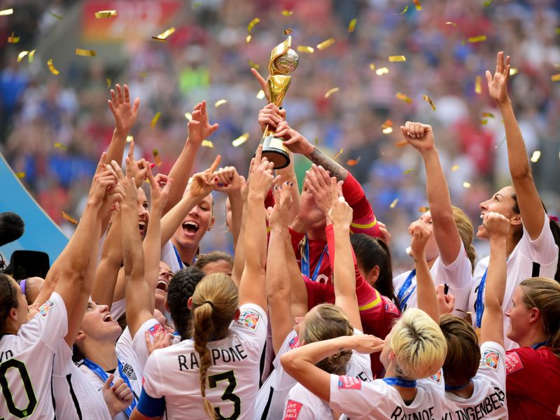 النسخة السابعة: توّج المنتخب الأمريكي بلقب كأس العالم للسيدات 2015 بعد فوزه المنتخب الياباني بنتيجة 0-2 في البطولة التي أقيمت في كندا.
