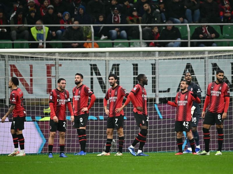 ميلان في وضعية لا يحسد عليها (Photo by GABRIEL BOUYS / AFP)