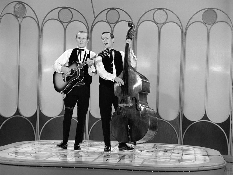 The Smothers Brothers Comedy Hour Tom, left, and Dick Smothers in 1966. (Paul Natkins/ Getty/ AFP)
