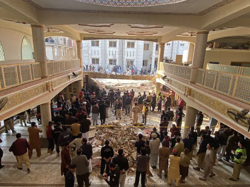في يناير 2023، قتل أكثر من 100 شخص وأصيب أكثر من 200 آخرين في تفجير انتحاري داخل مسجد بمدينة بيشاور في باكستان.
