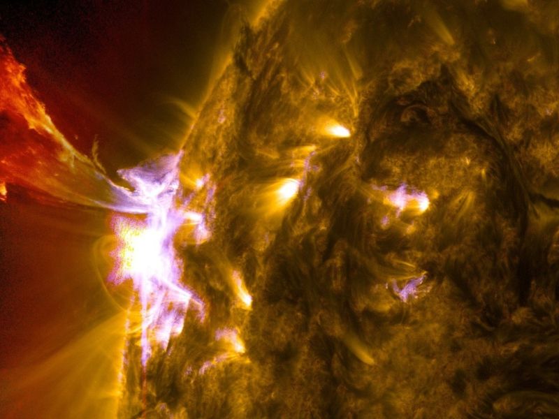 Solar flares linked to cell phone outages across US. (NPC)