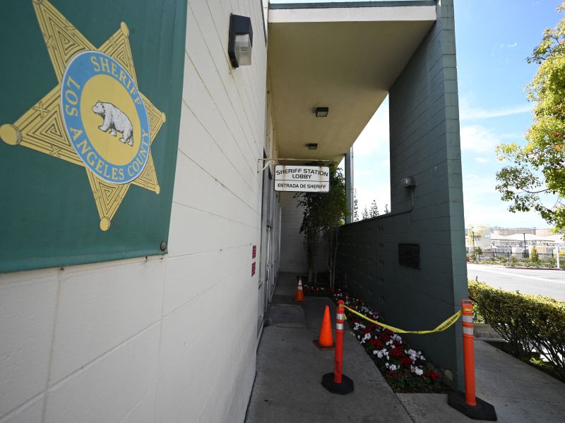 Teen fatally shoots herself in sheriff’s station with deputy’s gun. (Robyn Beck/ AFP)