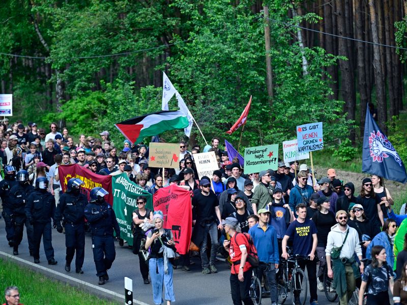 Watch: 800 activists clash with German police at Tesla factory in Berlin
