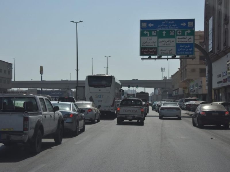  إلغاء 4 إشارات مرورية على طريق الملك سعود