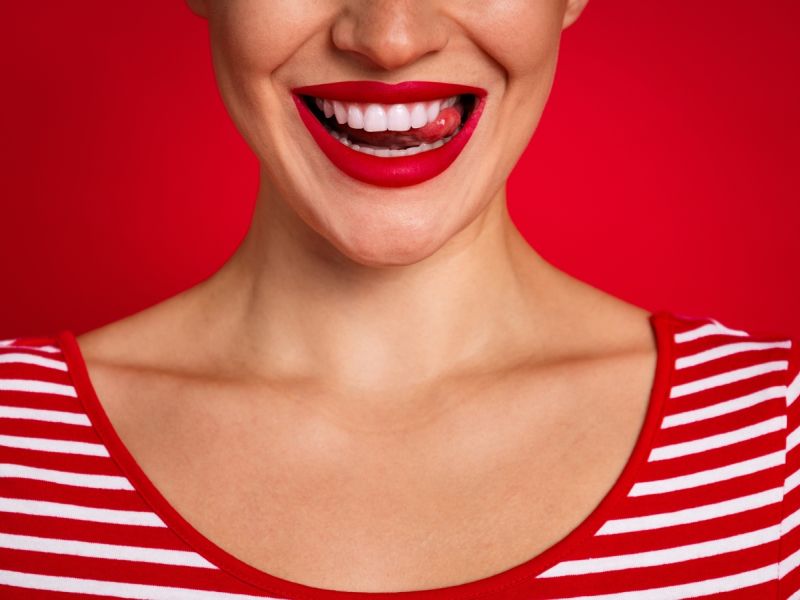 طبيب البوابة: 5 أعشاب طبيعية تساعد على تبييض الأسنان