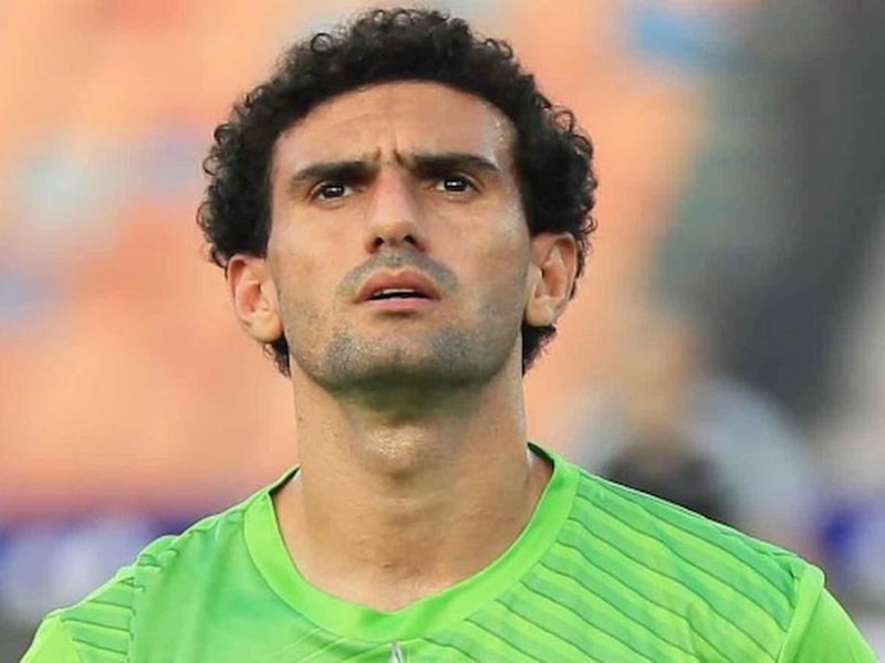 تحسبًا لرحيل عواد | تعرف على معلومات عن حارس الزمالك المصري الجديد