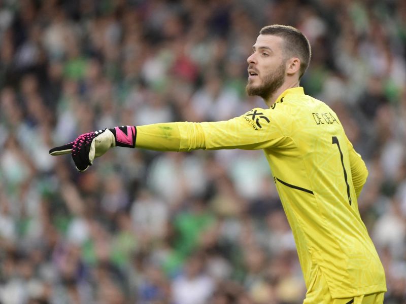 Manchester United's Spanish goalkeeper David de Gea gestures during the UEFA Europa League last 16 second leg football match between Real Betis and Manchester United at the Benito Villamarin stadium in Seville on March 16, 2023. (Photo by CRISTINA QUICLER / AFP)