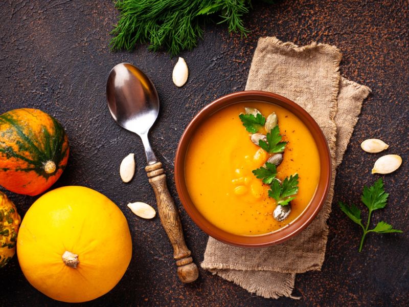 شوربة اليقطين والجزر والبطاطس الخريفية