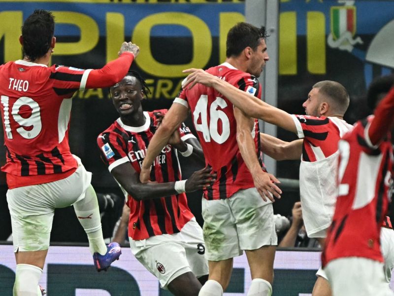 ميلان يلاقي ليتشي اليوم (Photo by Gabriel BOUYS / AFP)