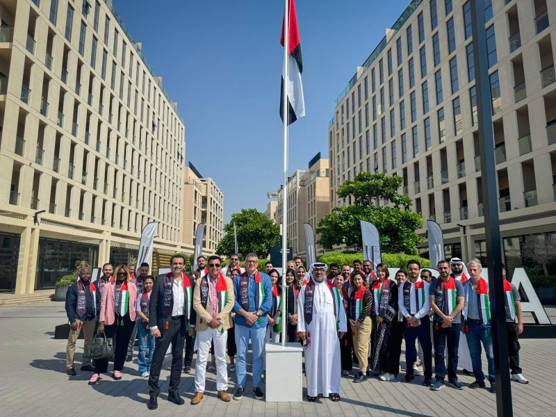 مجموعة ألف تحتفل بيوم العلم الإماراتي في الممشى الشارقة