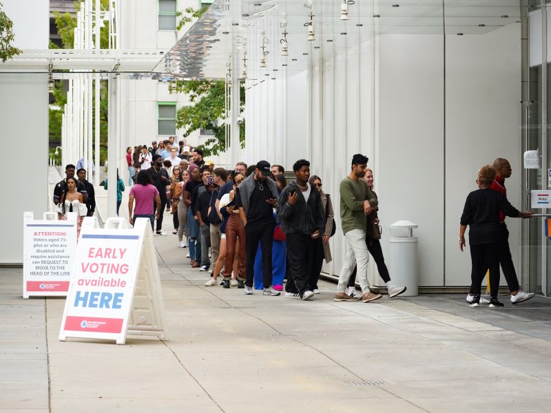 In this year's early voting, there's been a shift from mail-in to in-person voting, especially in places like Georgia, where 92% of early votes were cast in person. Some states, like Pennsylvania and Arizona, offer only in-person absentee options, which may deter some voters. (Photo by afp) 
