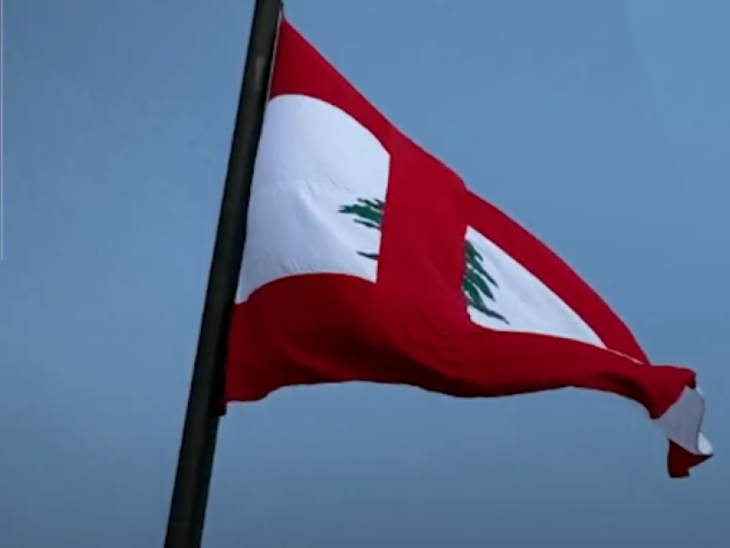 Lebanese citizens wake up to a modified national flag in Martyrs’ Square