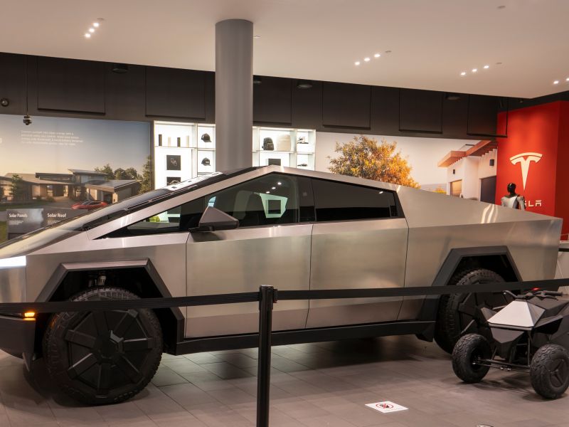 Musk and NASA plan to send Cybertrucks to Mars