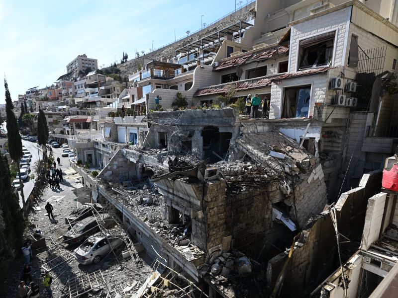 Massive Israeli airstrike hits Damascus