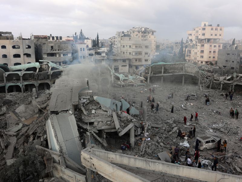 Israeli strikes on Gaza kill dozens as ground assault increasing in Shujaiya