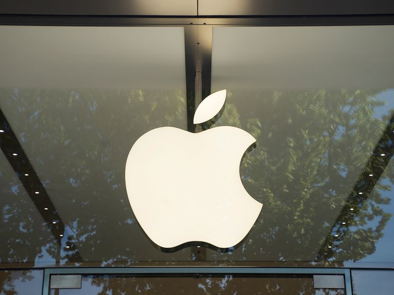 Apple says AI will replace iPhones within 10 years