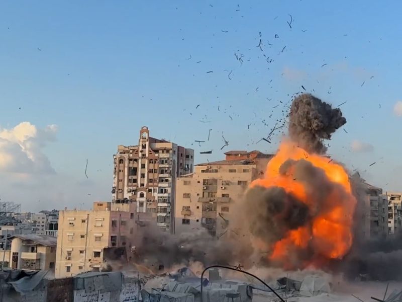 نسف أبراج في غزة