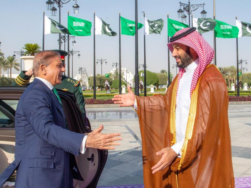 Pakistan’s PM Sharif arrives in Saudi Arabia for historic state visit 