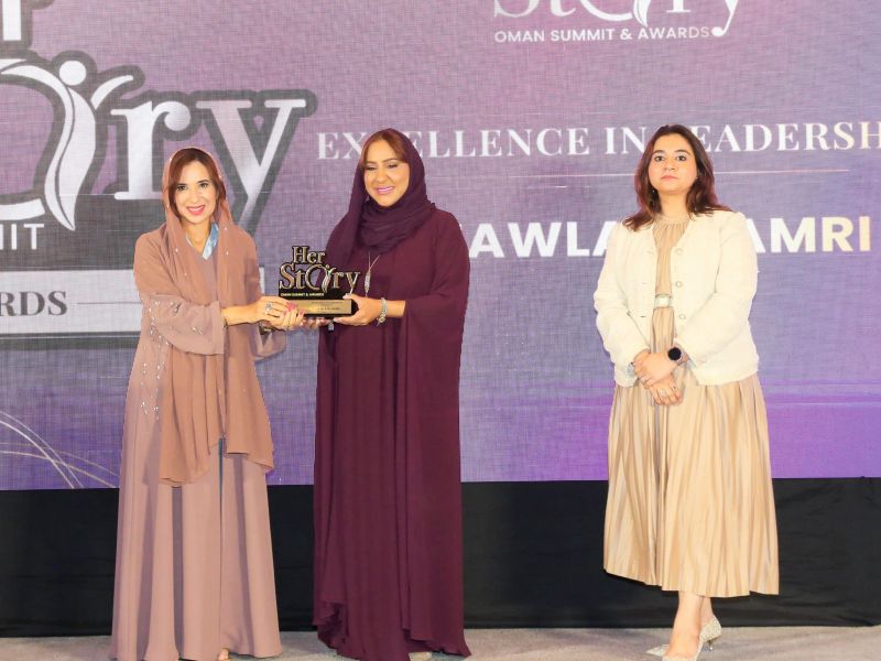 خولة العامرية تفوز بجائزة HerStory للتميّز في القيادة