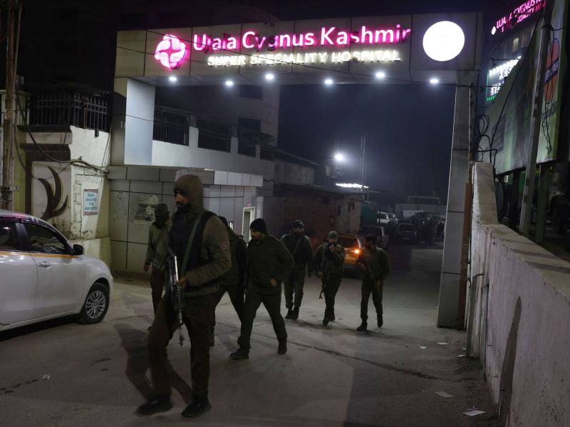 انفجار مركز شرطة في كشمير