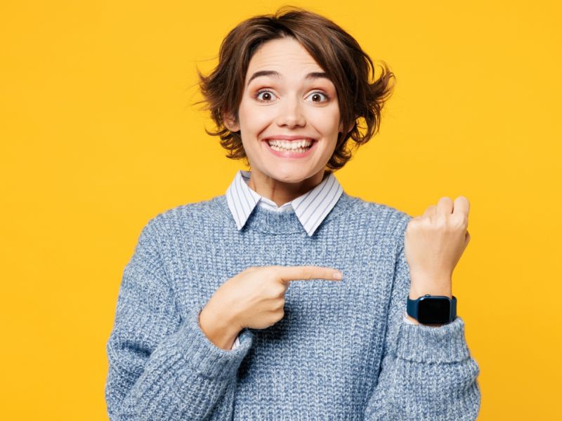 لماذا تفضل النساء ارتداء الساعة على اليد اليسرى؟