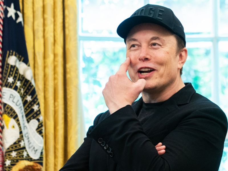 Musk says AI brain implant will replace smartphones by 2030