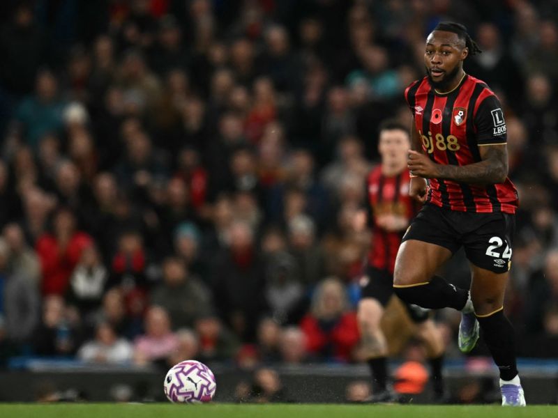 شرط جزائي بـ 65 مليون يفتح الباب لرحيل سيمينيو