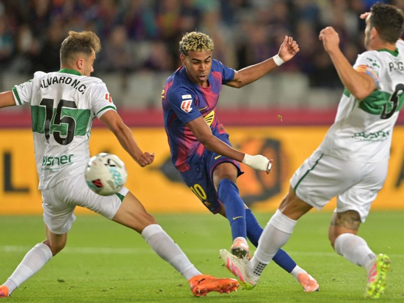 سبب لا يصدق يجبر نادي إلتشي على المبيت في برشلونة