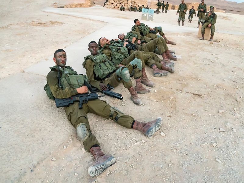 تحقيق عسكري داخلي بعد شجار عنيف بين جنود إسرائيليين